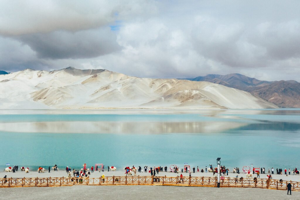Le lac et les yaks